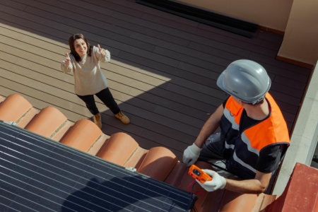 Revente d'&eacute;lectricit&eacute; solaire, comprendre les tarifs et contrats avantageux